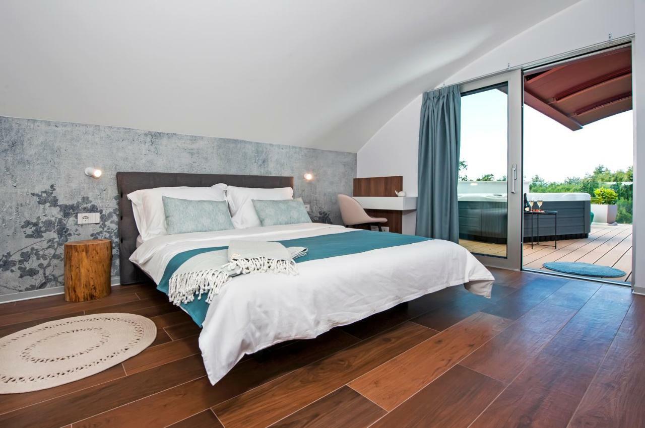 The Q Superior - A Penthouse With Jacuzzi And Sauna Rovinj Eksteriør billede